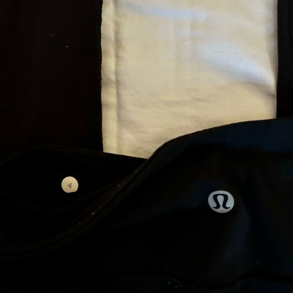 Lululemon black leggings 31” inseam- SIZE 4 - Picture 7 of 7